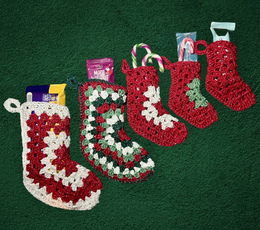 Rounded Hexi Granny Stockings